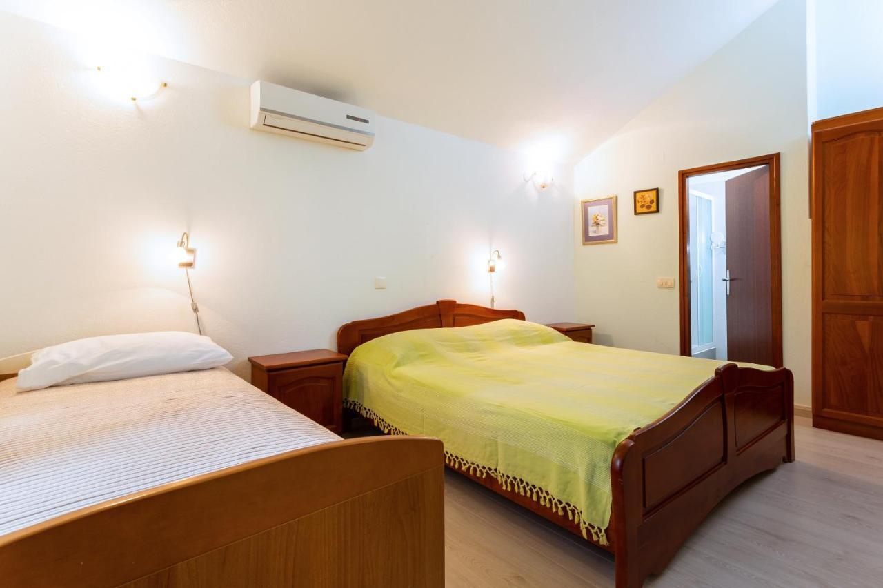 Apartments & Rooms Konoba Tomic Gornji Humac Exterior foto